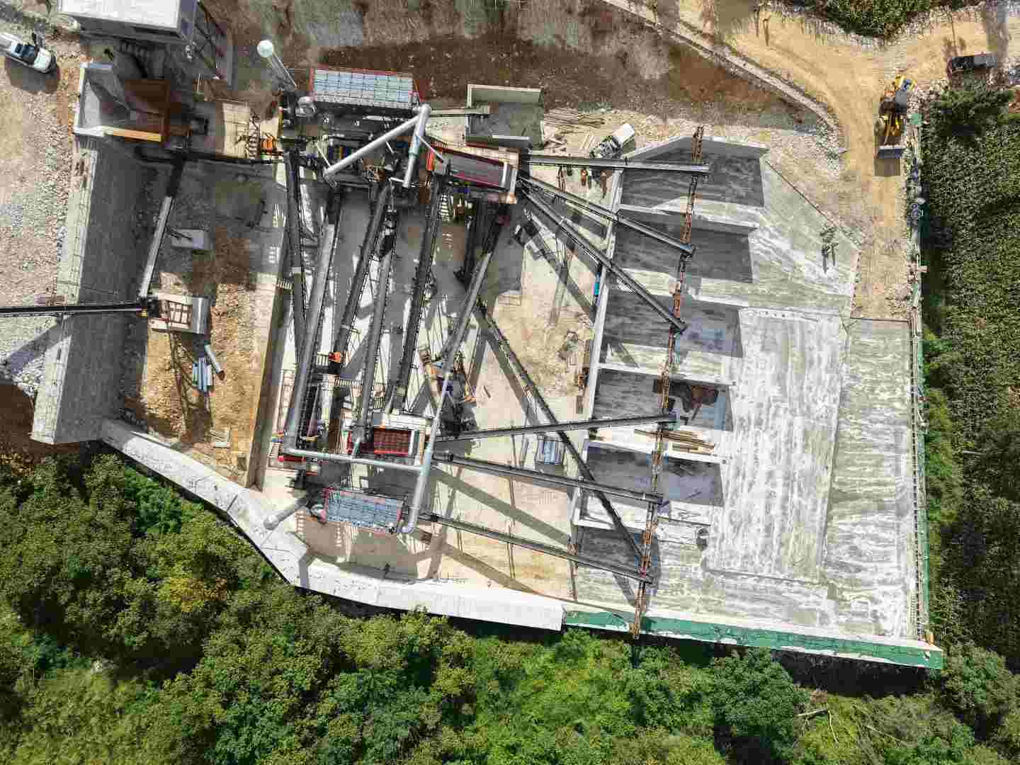 【独家揭秘】2025年建筑垃圾处理黑科技：全套生产线方案配置攻略，投资必